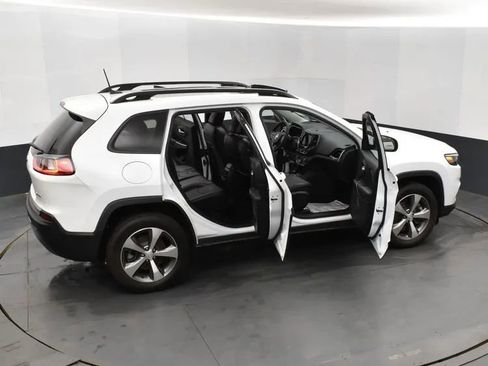 Used 2022 Jeep Cherokee Limited AWD/4WD image 6