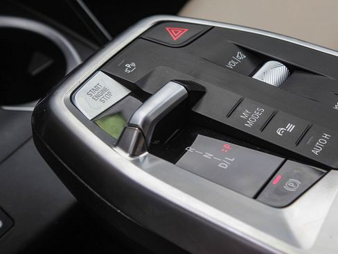 Certified 2025 BMW X2 xDrive28i w/ Convenience Package image 19