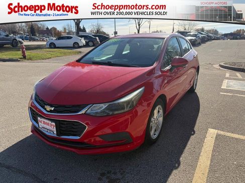 Used 2017 Chevrolet Cruze LT image 1