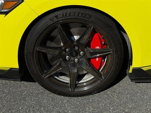 Used 2021 Ford Mustang Shelby GT500 w/ Carbon Fiber Track Pack image 18