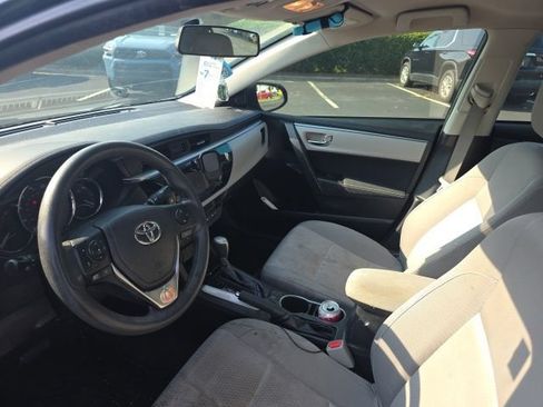 Used 2015 Toyota Corolla LE FWD image 9