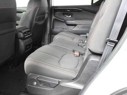 Used 2023 Honda Pilot Sport image 26