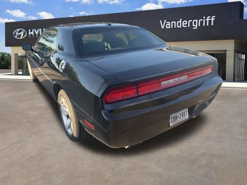 Used 2013 Dodge Challenger SXT image 5