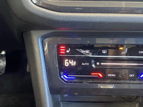 Certified 2022 Volkswagen Tiguan SE FWD image 13