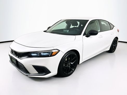 Used 2023 Honda Civic Sport image 3