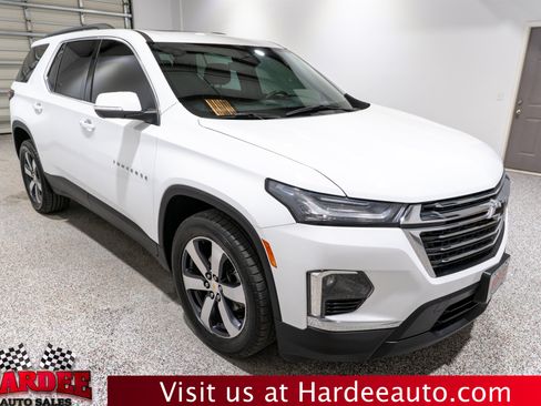 Used 2023 Chevrolet Traverse LT w/ LT Premium Package AWD/4WD image 6