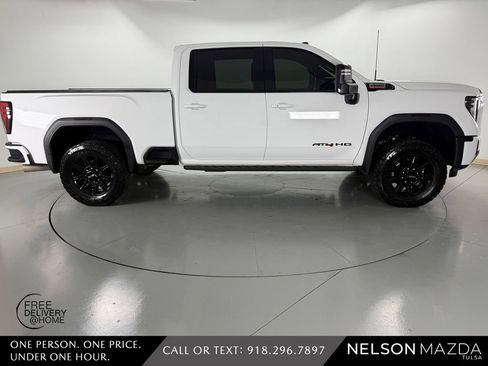 Used 2024 GMC Sierra 2500 AT4 w/ AT4 Premium Plus Package AWD/4WD image 5