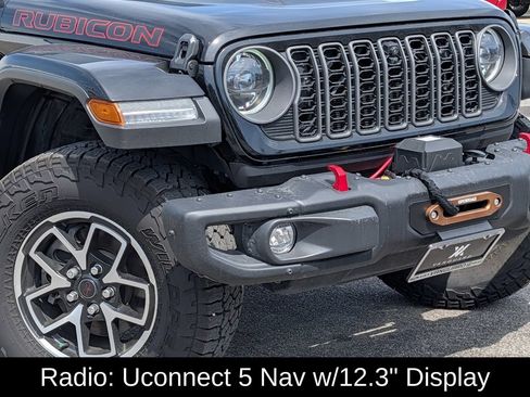 Used 2025 Jeep Gladiator Rubicon AWD/4WD image 9