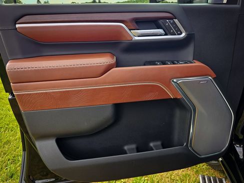 New 2026 GMC Sierra 3500 Denali Ultimate AWD/4WD image 13