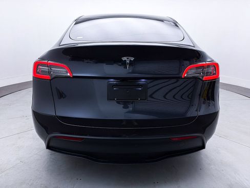 Used 2024 Tesla Model Y Long Range image 13