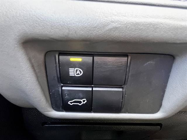 Used 2021 Toyota Highlander XLE FWD image 21