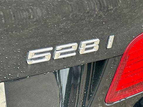 Used 2016 BMW 528i Sedan RWD image 26