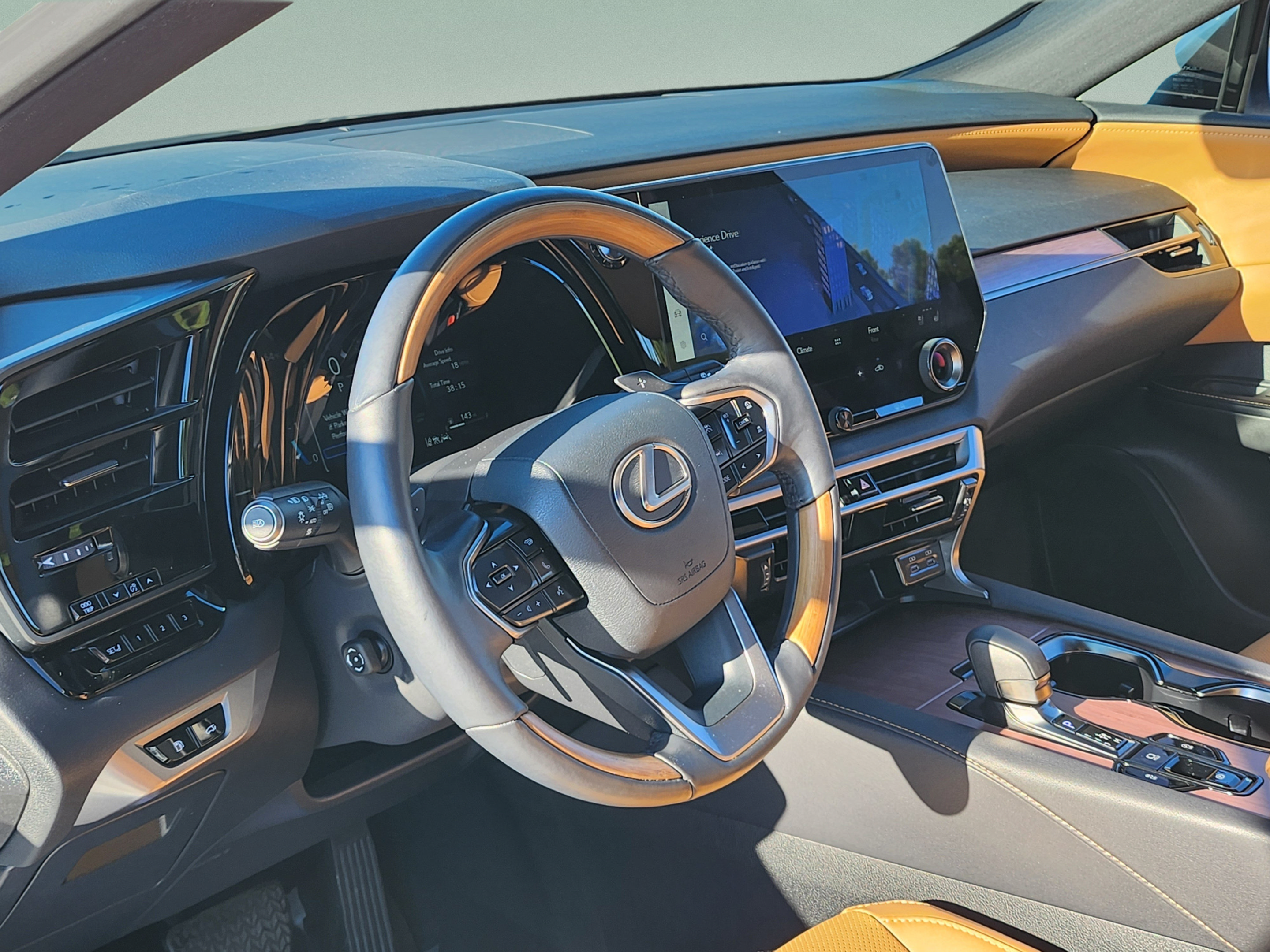 Used 2025 Lexus RX 350 Premium w/ Accessory Package (Z1) FWD image 13