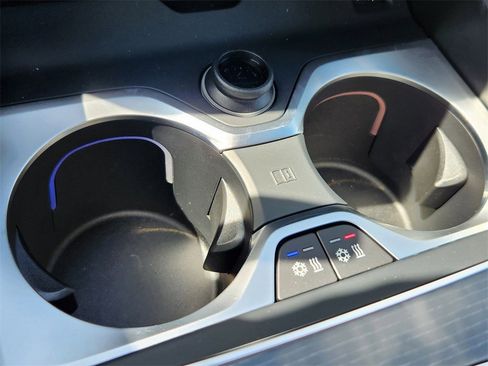 Used 2026 BMW X7 M60i image 20