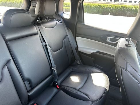 Used 2025 Jeep Compass Limited image 37