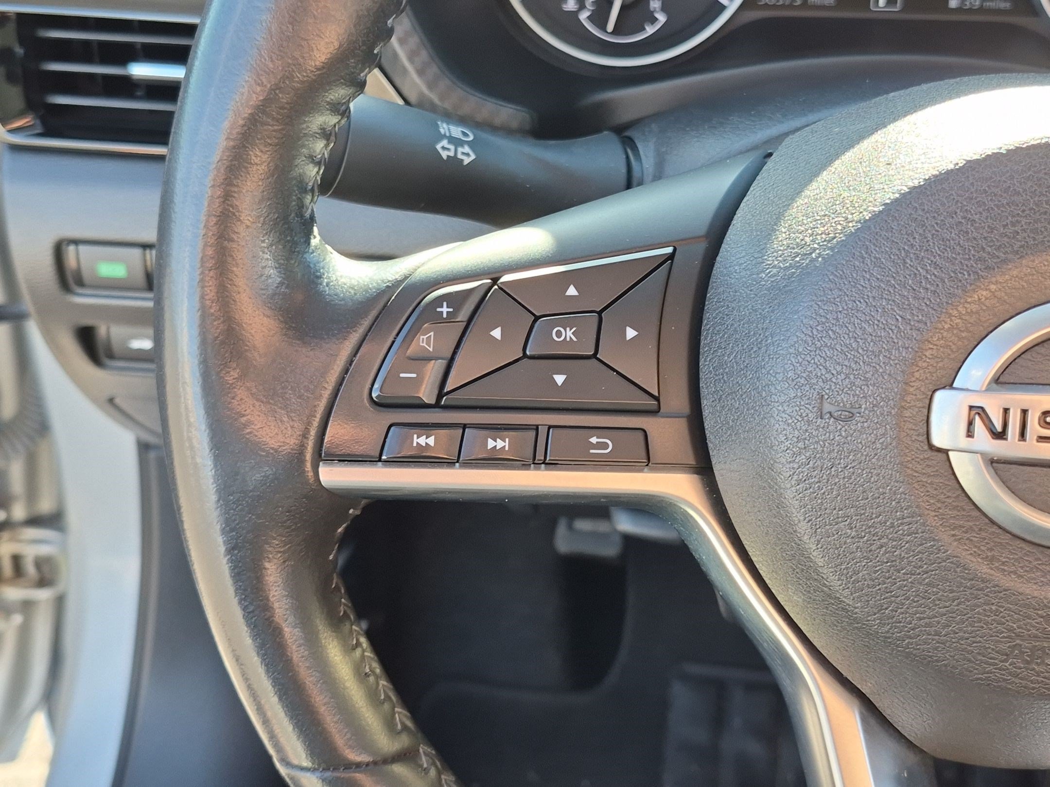 Used 2023 Nissan Sentra SV w/ All-Weather Package FWD image 19
