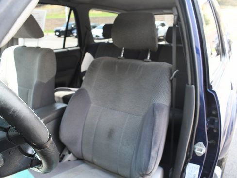 Used 2002 Toyota 4Runner SR5 AWD/4WD image 17