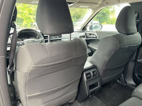 Used 2025 Mitsubishi Outlander ES AWD/4WD image 36