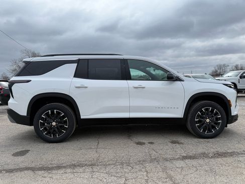 New 2026 Chevrolet Traverse LT image 9