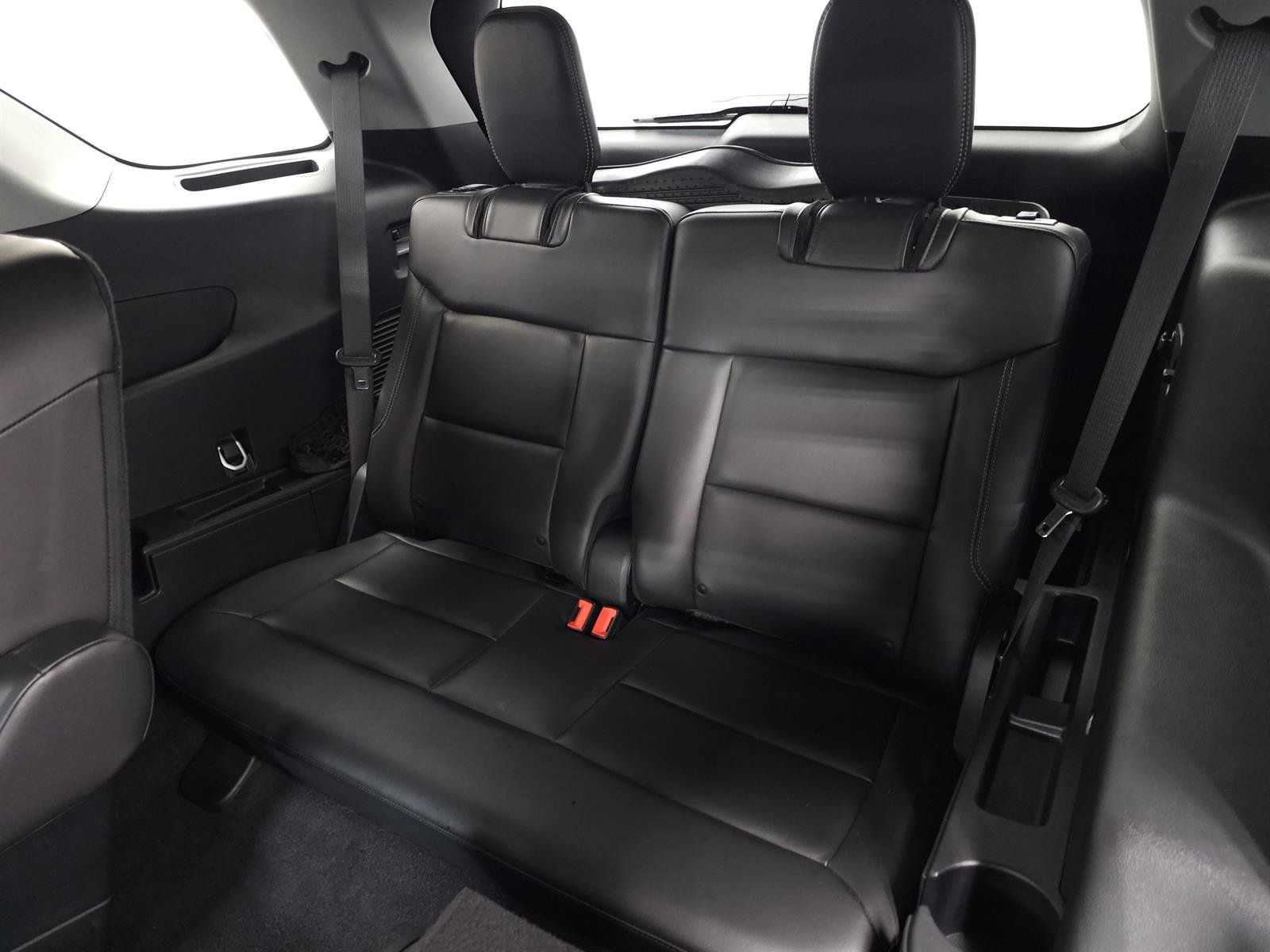 Used 2023 Ford Explorer XLT w/ Equipment Group 202A AWD/4WD image 32