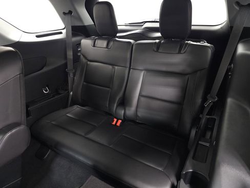 Used 2023 Ford Explorer XLT w/ Equipment Group 202A AWD/4WD image 32