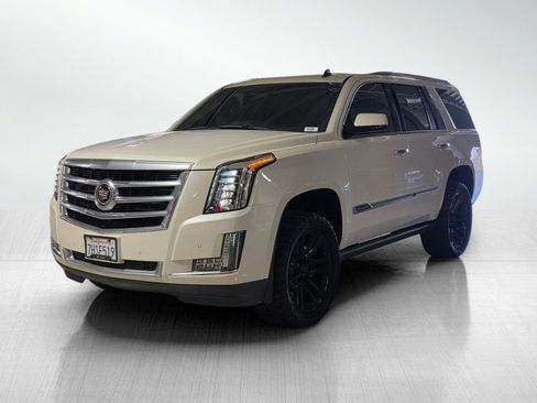 Used 2015 Cadillac Escalade Premium AWD/4WD image 3