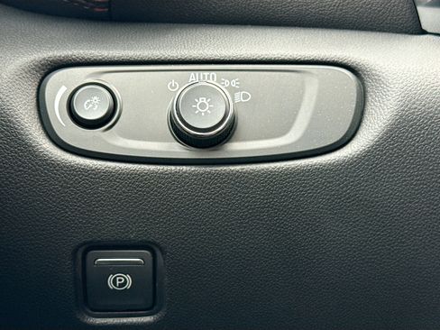 Used 2023 Chevrolet Blazer Premier w/ Driver Confidence II Package image 36