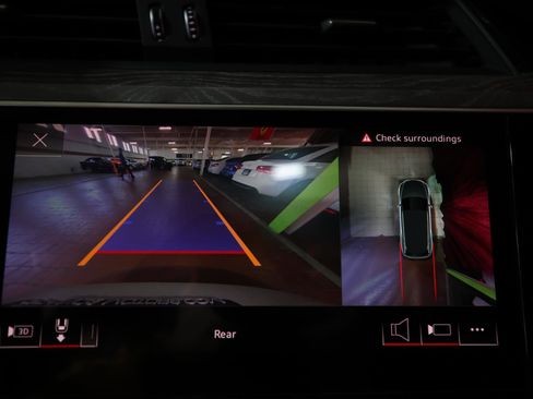 Used 2021 Audi e-tron Premium w/ Convenience Plus Package image 17