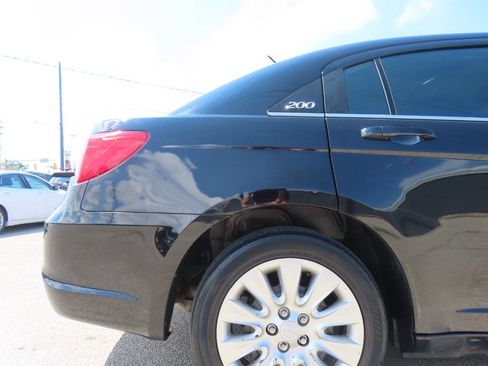 Used 2013 Chrysler 200 LX FWD image 21
