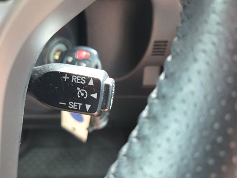 Used 2019 Toyota 4Runner SR5 AWD/4WD image 33