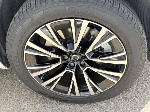 Used 2023 Volvo XC90 T8 Plus AWD/4WD image 5