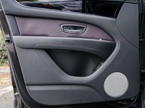 Certified 2022 Bentley Bentayga AWD/4WD image 26
