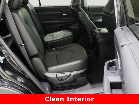 Used 2024 Toyota Grand Highlander XLE image 37