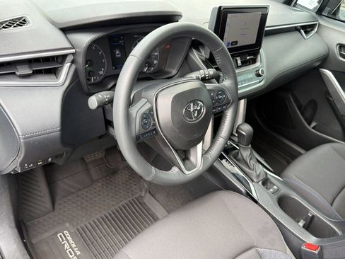 Used 2024 Toyota Corolla Cross AWD Hybrid image 4