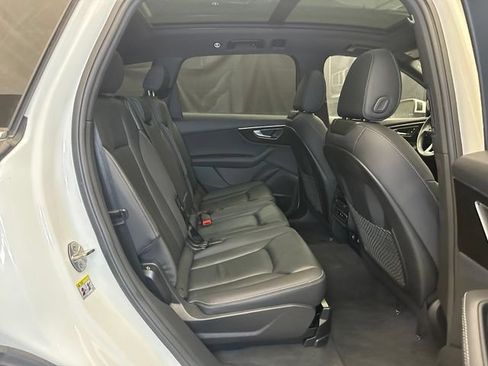 Used 2025 Audi Q7 3.0T Premium Plus AWD/4WD image 18