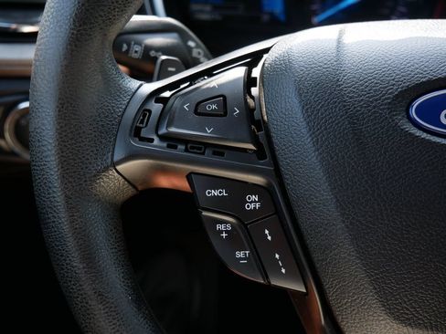 Used 2019 Ford Fusion SE FWD image 18