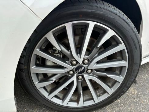 Used 2019 Lincoln Continental Select w/ Continental Climate Package image 10