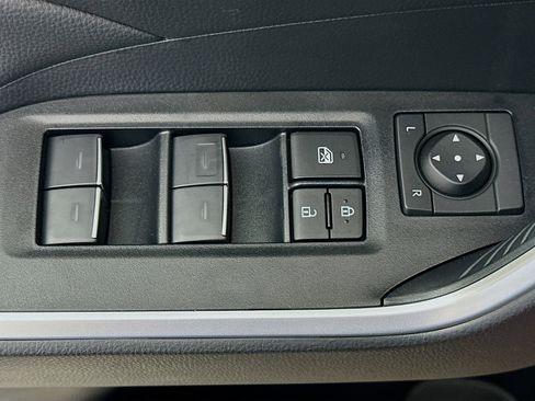 Used 2025 Toyota RAV4 XLE w/ Convenience Package image 15