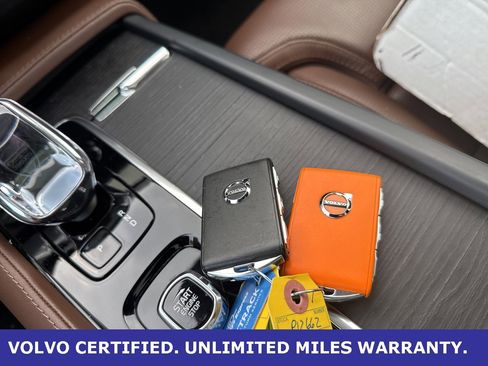 Certified 2024 Volvo XC90 B6 Ultimate image 31