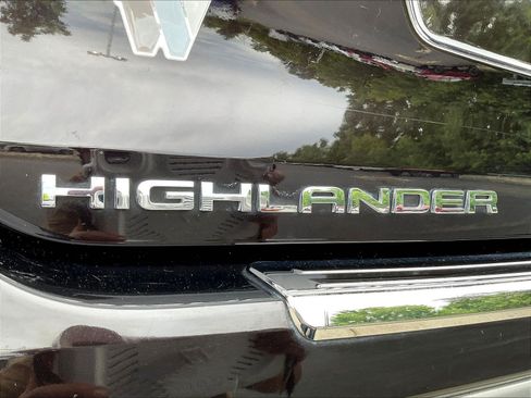 Used 2021 Toyota Highlander Platinum FWD image 24
