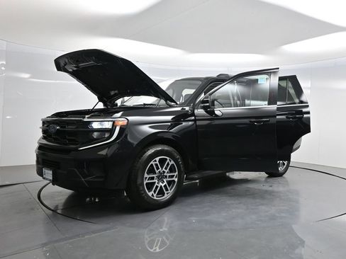 Used 2025 Ford Expedition Active RWD image 38