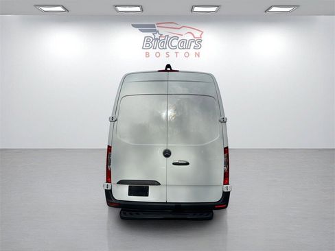 Used 2023 Mercedes-Benz Sprinter 2500 image 5