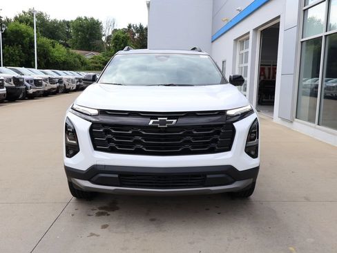 New 2026 Chevrolet Equinox LT w/ Convenience Package II AWD/4WD image 5