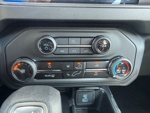 New 2025 Ford Bronco 4-Door AWD/4WD image 21