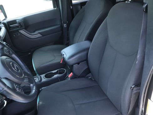 Used 2015 Jeep Wrangler Unlimited Sport w/ Quick Order Package 24S AWD/4WD image 21