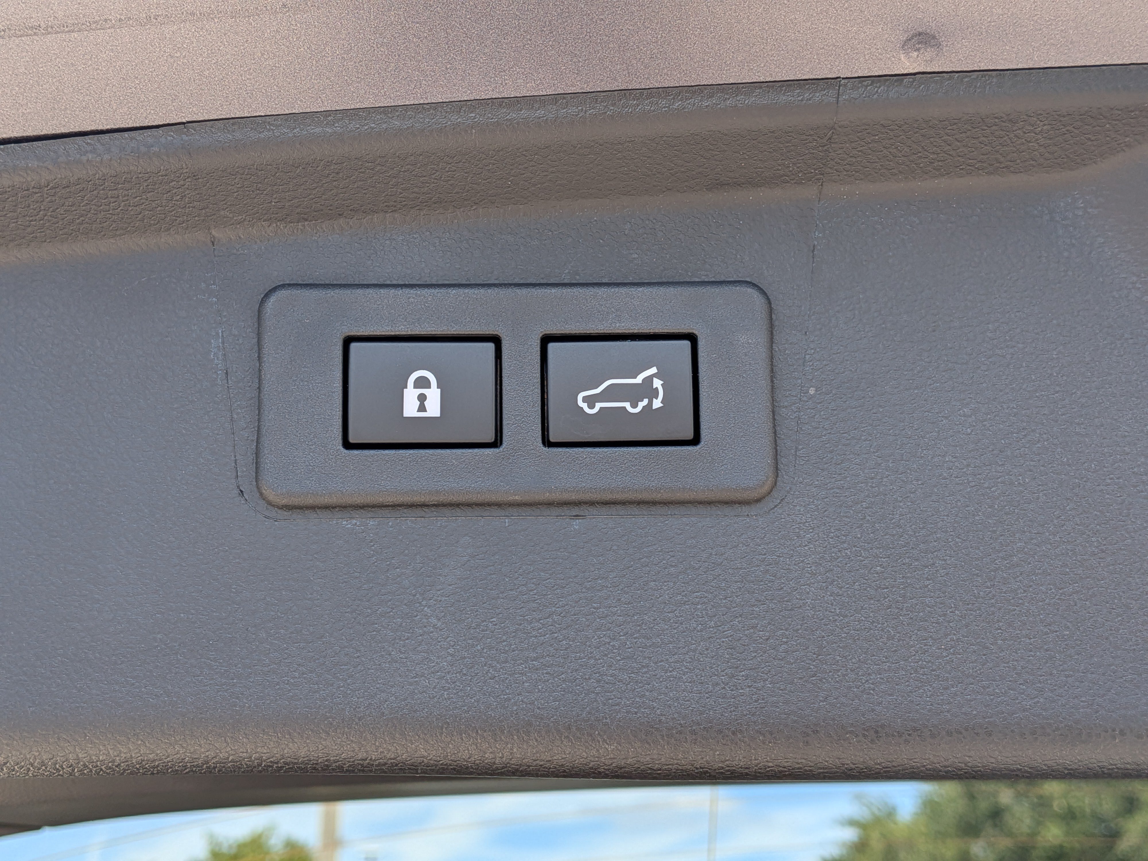 Certified 2025 Subaru Outback Premium AWD/4WD image 14
