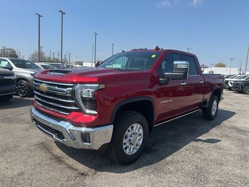 Used 2025 Chevrolet Silverado 2500 LTZ w/ LTZ Convenience Package image 7