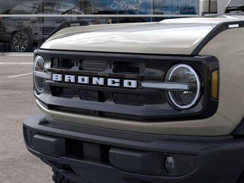 New 2026 Ford Bronco Outer Banks w/ Sasquatch Package AWD/4WD image 19