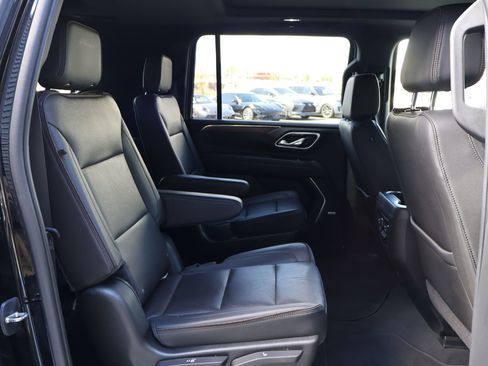 Used 2021 Chevrolet Suburban High Country w/ Premium Package AWD/4WD image 27