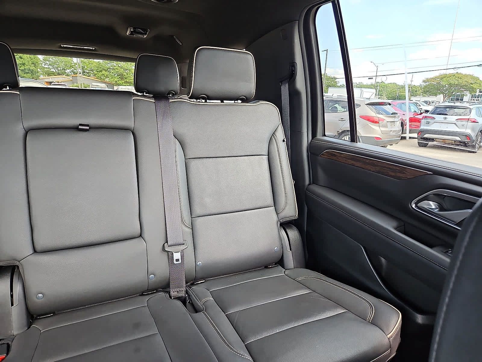 Certified 2024 Chevrolet Suburban Premier AWD/4WD image 15